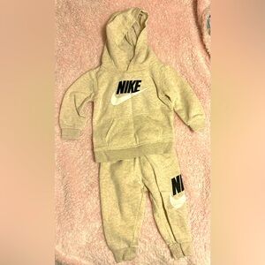 Nike Cashmere Heath Jogger Set 2PC
